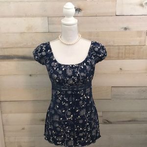 ⚜️ Younique Navy Blue Floral Top - Size M